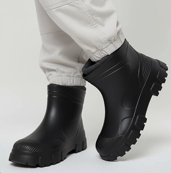 Сапоги резиновые утеплённые полусапожки, цвет чёрный - Обувь ЭВА для мужчин, женщин и детей от производителя Колесник
