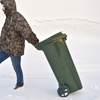 Бак мусорный на колесах с крышкой 120 л, цвет оливковый - Обувь ЭВА для мужчин, женщин и детей от производителя Колесник