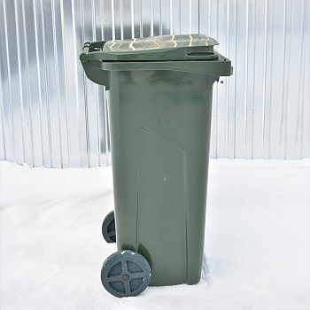 Бак мусорный на колесах с крышкой 120 л, цвет оливковый - Обувь ЭВА для мужчин, женщин и детей от производителя Колесник